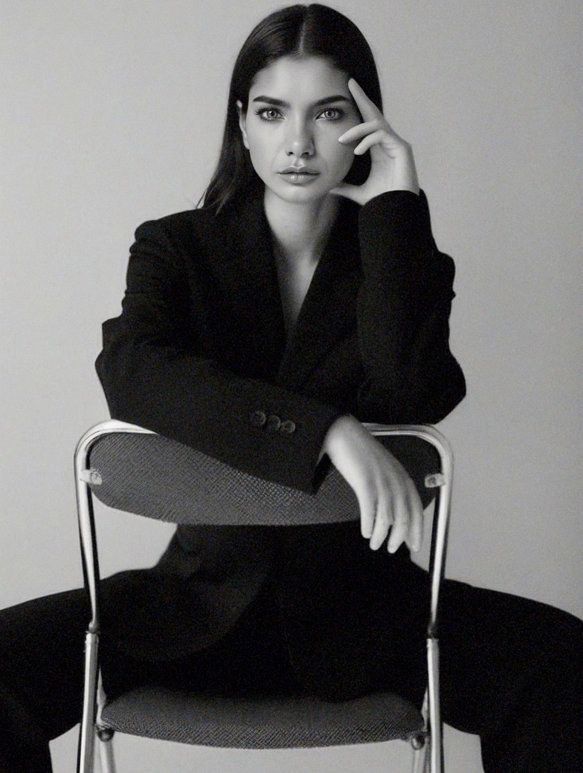 Portrait of Vanessa Noelani Elisabeth Neubert, Founder and Director of Studio Bluvanta